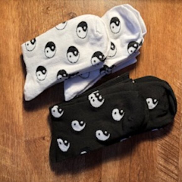 Yin-Yang Dressy Socks x 4 New - Picture 1 of 4